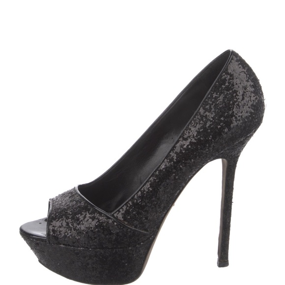 Sandals - Picture 1 of 4